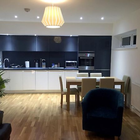 Stockley Apartments ウェストドライトン エクステリア 写真