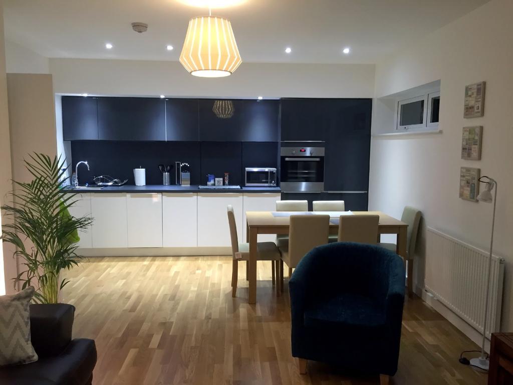 Stockley Apartments ウェストドライトン エクステリア 写真